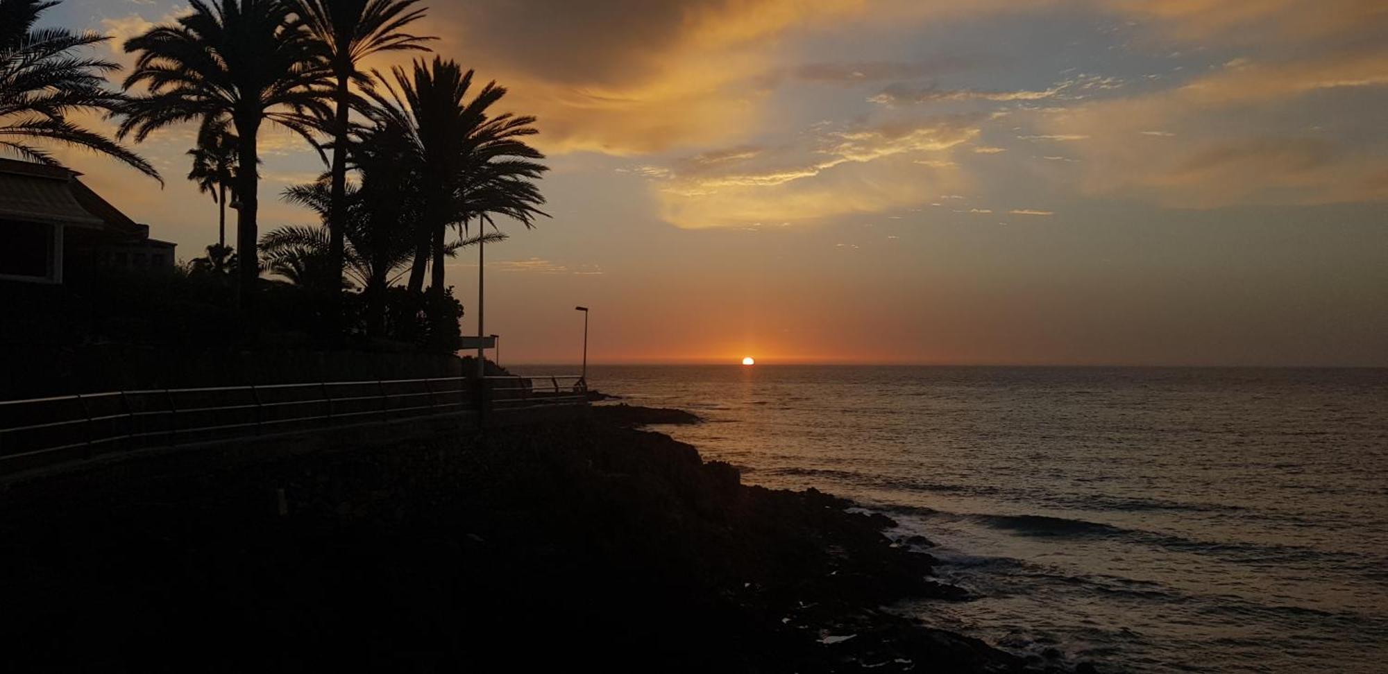 Uno - Front Line Of Ocean * San Bartolome de Tirajana (Gran Canaria)