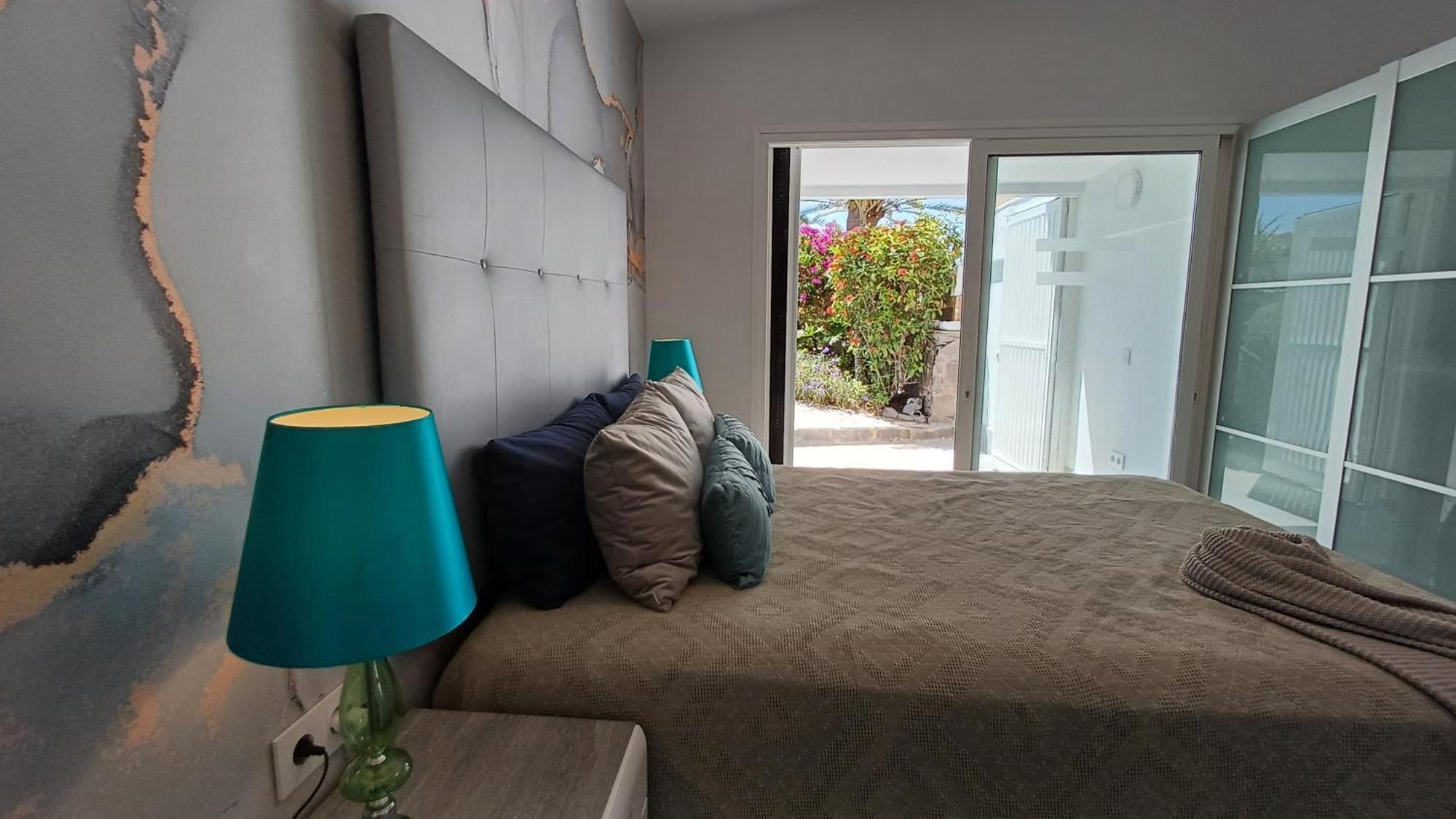 Uno - Front Line Of Ocean Apartment *