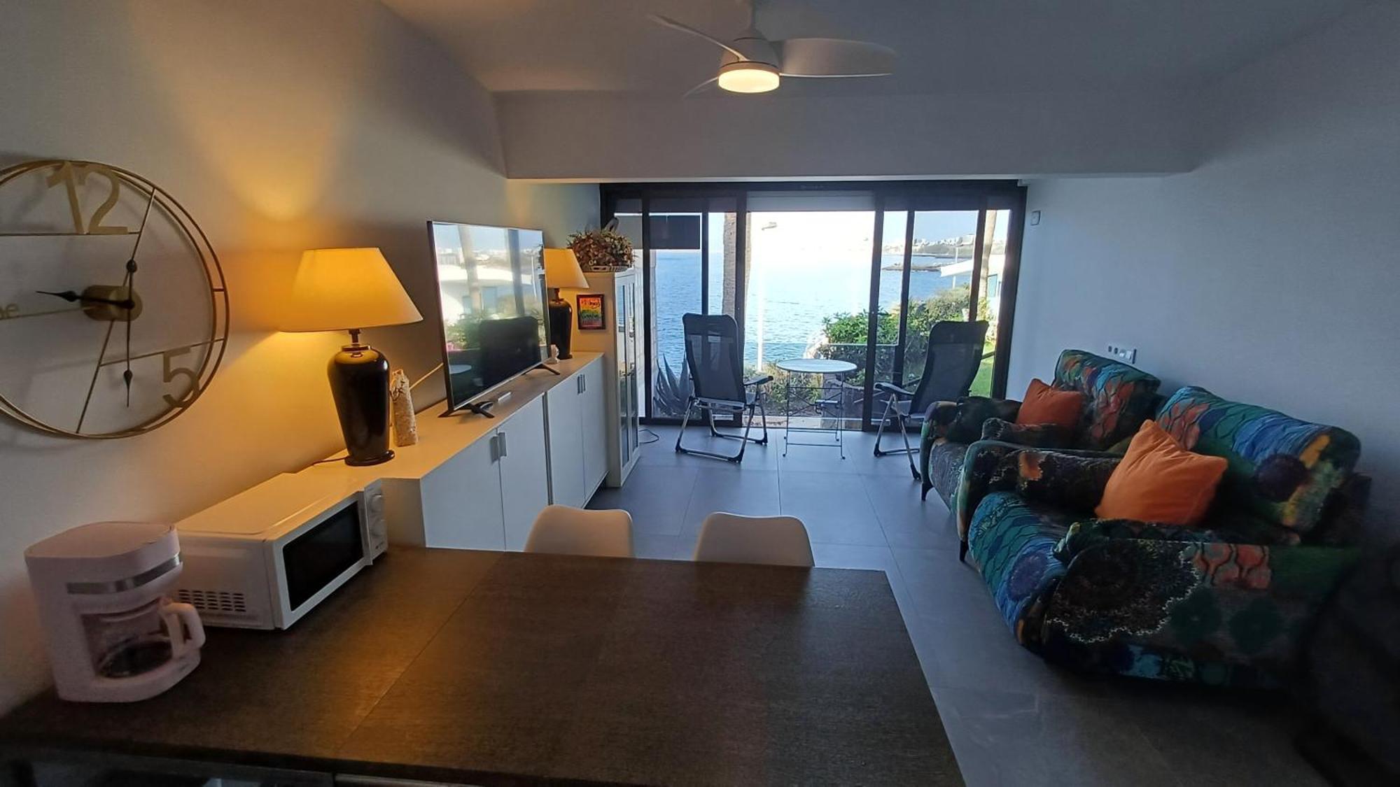 Uno - Front Line Of Ocean Apartment *